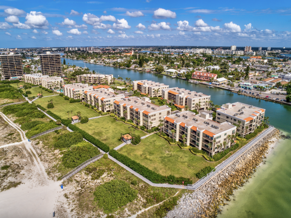 St Petersburg Beachfront Condo Rental Gulf Front Vacation Rental with Balcony